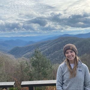 Meet your Posher, Lauren